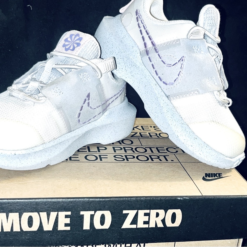 Nike crater impact ( size 7 toddler ) with original box new condition